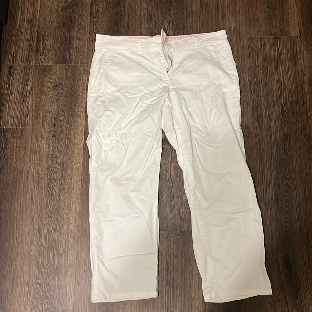 Crown and Ivy cropped white pants size 10